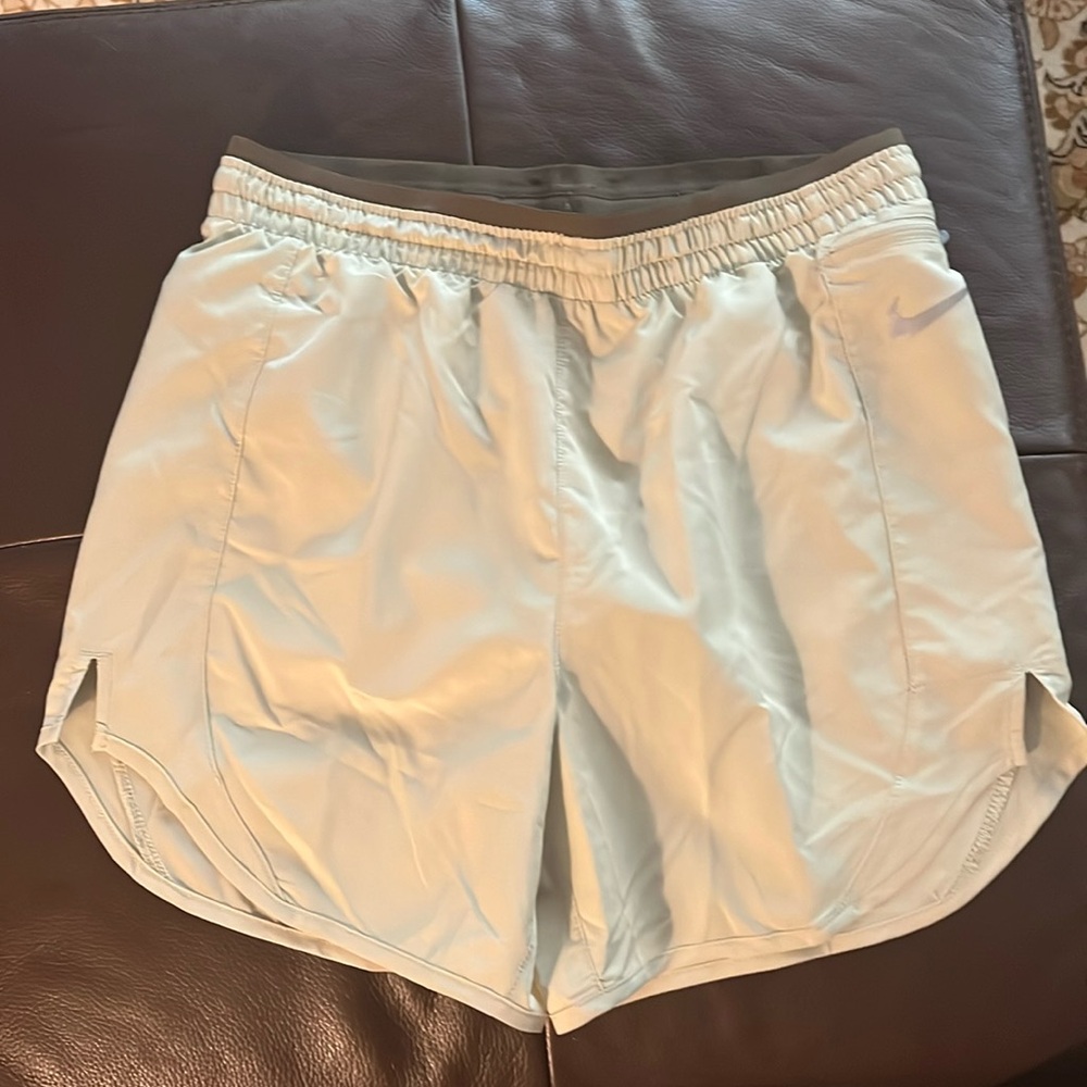 NWT Nike Women’s Tempo Luxe Running Shorts in Light Green XS.